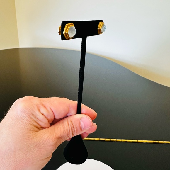 NWT authentic luxe minimalist Julie Vos Iridescent Clear geometric stud earrings - Picture 8 of 17